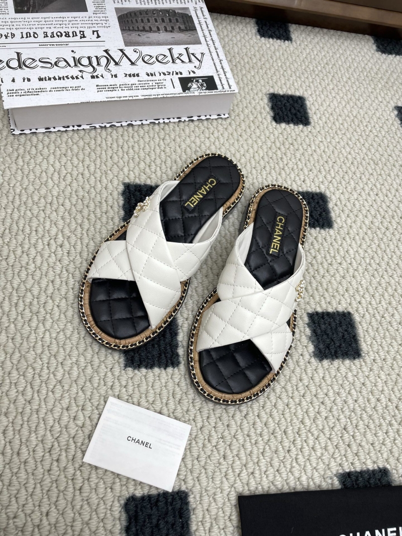 Ch**el slippers